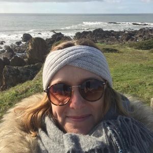 Meet your Posher, Delphine